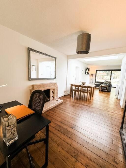 Zarza House Fabulous Art Deco Home 4 Double Bedrooms Large Garden Free Parking & Wifi Hatfield  Exterior photo